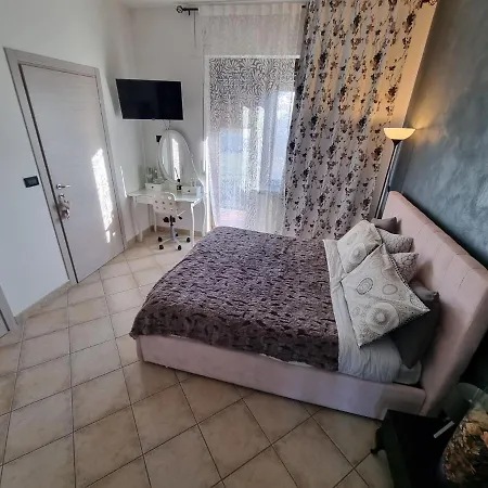 Elisabeth House Guest house Roletto